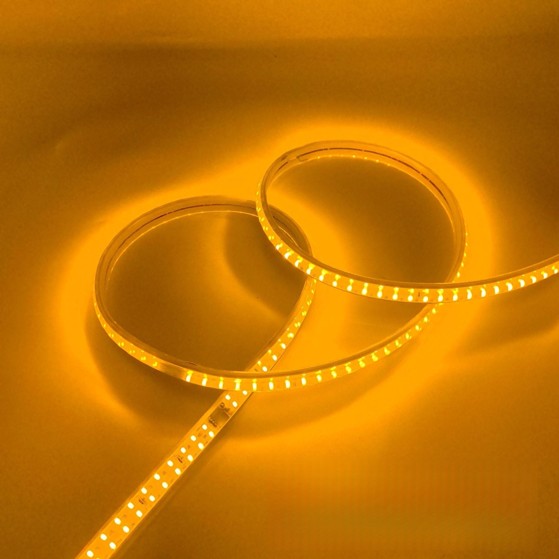 AC 110V / 220V SMD2835 Dual Row High Voltage LED Neon Strip Light – 9W/M, 180 LEDs/M, 18×8mm Arched Diffuser, IP67 Waterproof Flexible Rope Light with Plug, 3000K / 4000K / 6000K / Red / Green / Blue / Pink / Yellow for Indoor & Outdoor Decoration