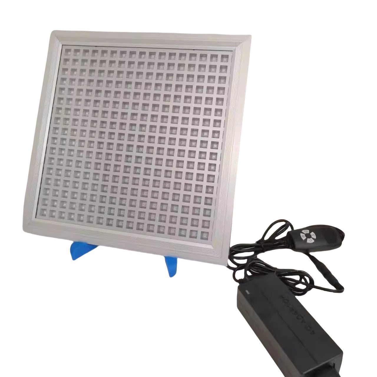 Panneau de luminothérapie LED rouge 50 W avec matériel de suspension et support triangulaire. Combinaison de lumière LED profonde 660 nm et proche infrarouge 850 nm pour la beauté de la peau et le soulagement des douleurs musculaires et articulaires.
