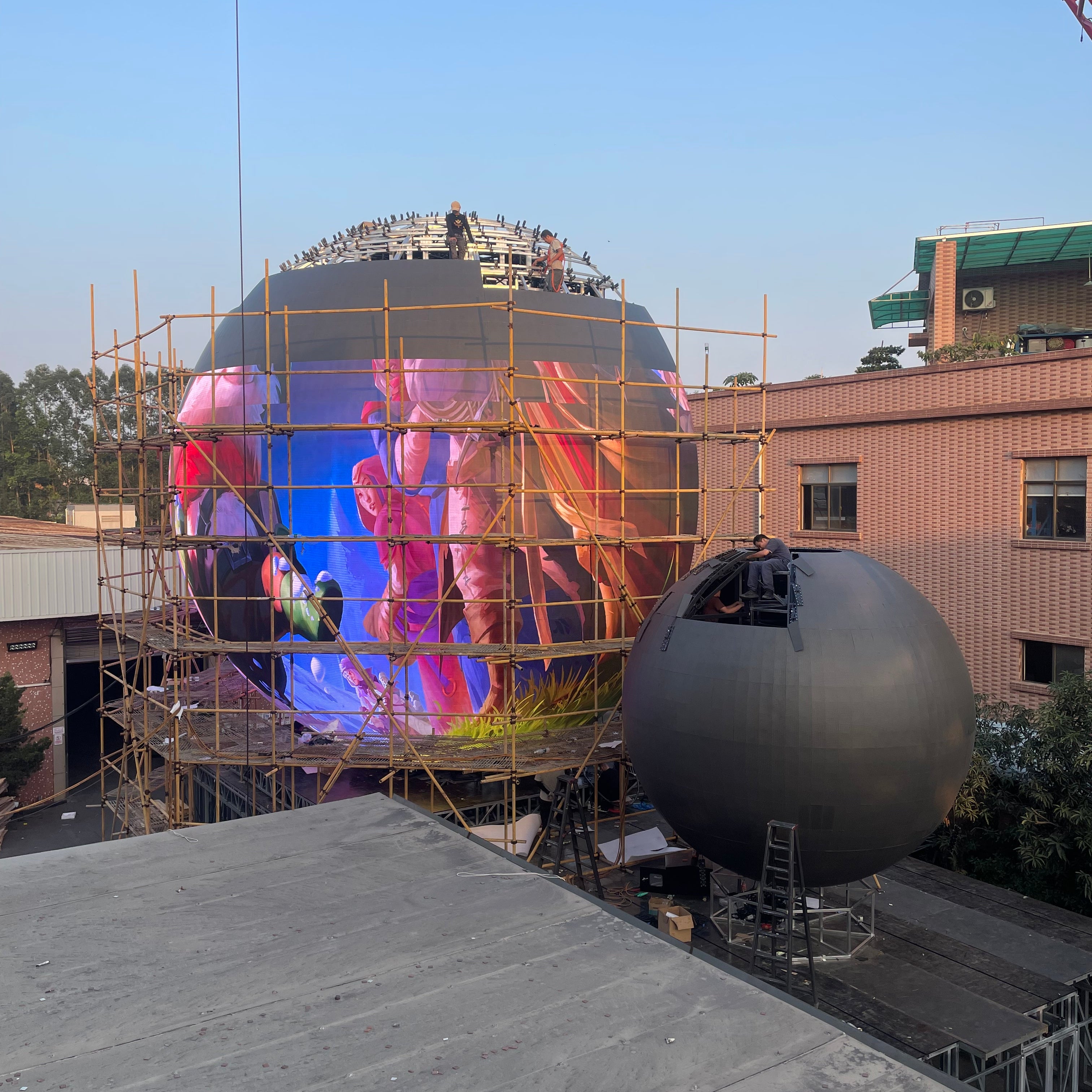 Giant Outdoor LED Sphere Display – Dia. 400 / 500 / 800 / 1200cm (13.1–39.4ft) | P5 | Custom 360° LED Ball Screen for Stadiums, Landmarks & Mega Projects