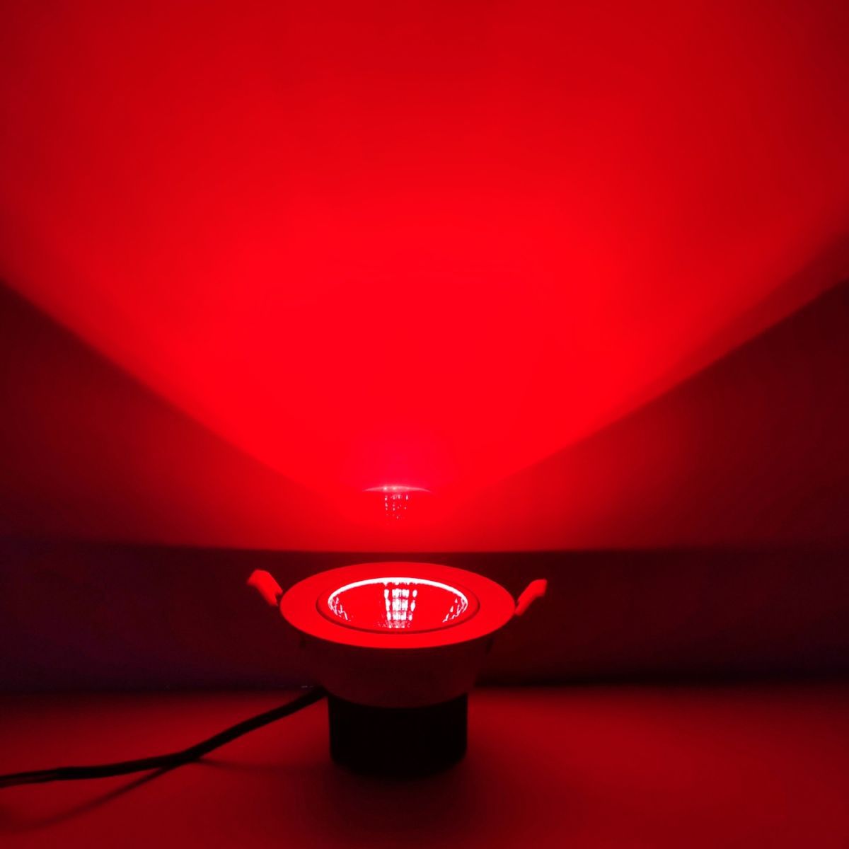 Lot de 4 spots LED encastrables RGBW 5 W pour plafond, éclairage mural photo, luminaires lumineux 350 lm, éclairage encastré à économie d'énergie pour magasin de vêtements, hôtel, bar, salle de danse