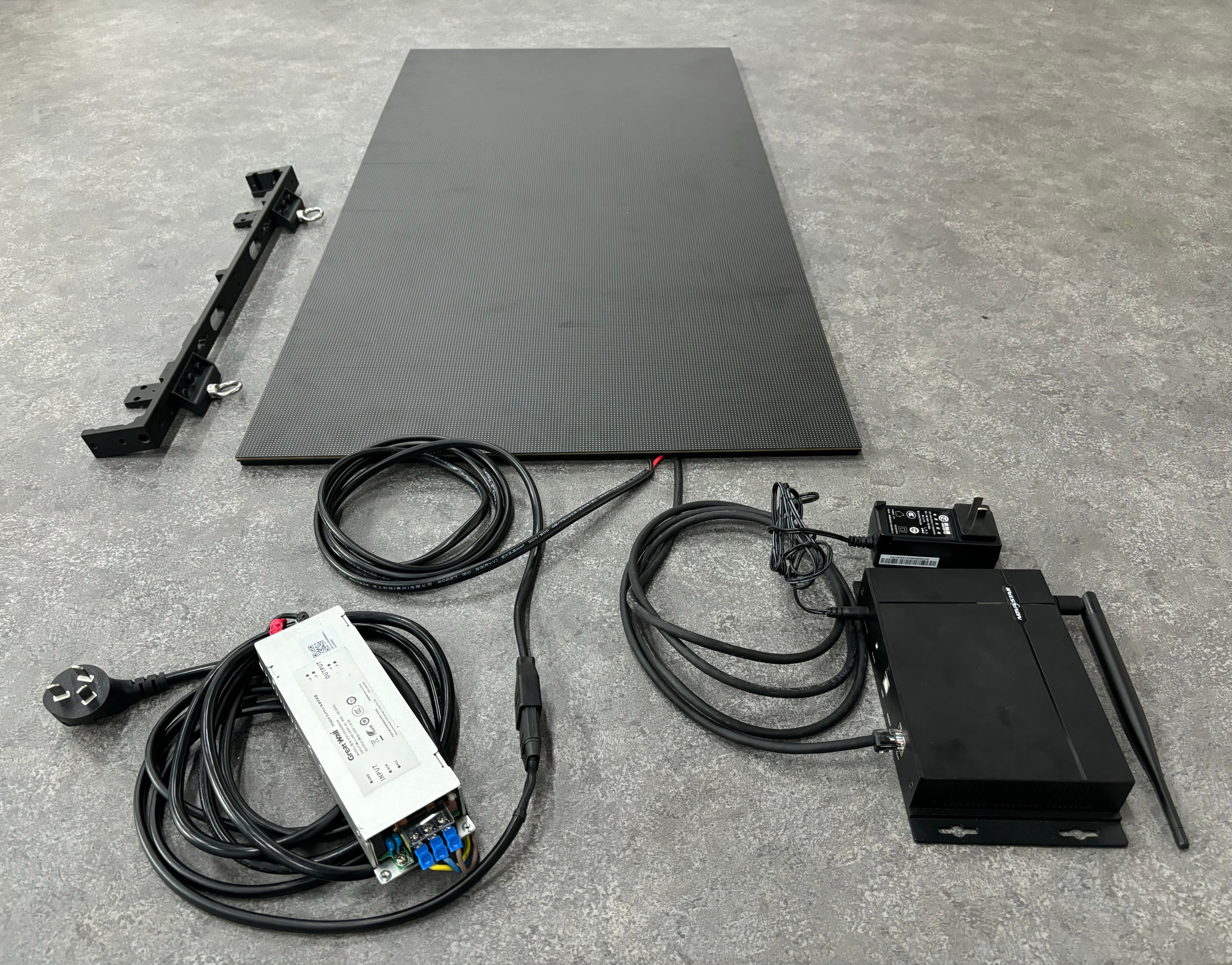 EP-RS Series Rollable LED Poster Display | 500×1000mm | P2.6 / P1.95 / P1.56 / P1.25 | Lightweight, Flexible & Portable | Supports Hanging & Magnetic Installation