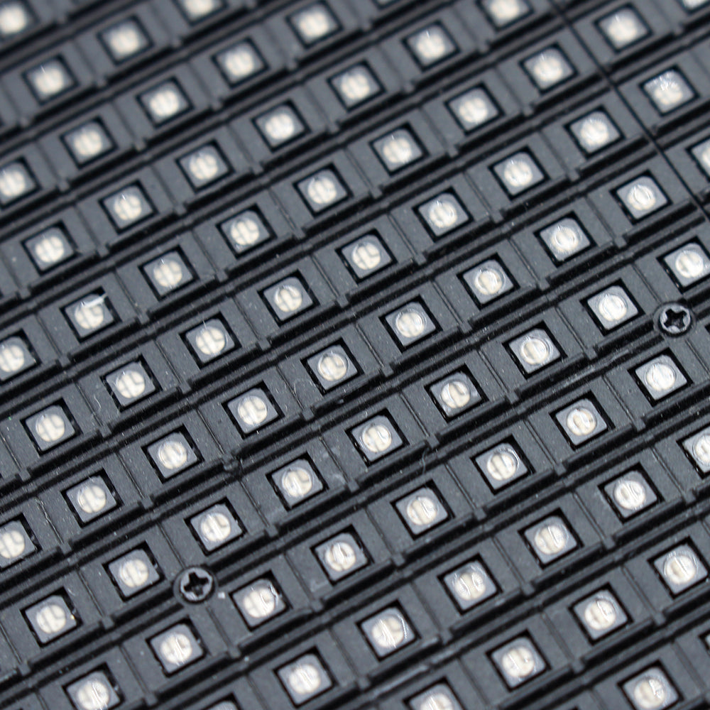 Module LED de location M-ID4.81 P4.81, dalle d'affichage LED RVB 4,81 mm, 250 x 250 mm, 2 704 points, balayage 1/13, 800 nits, pour affichage intérieur.