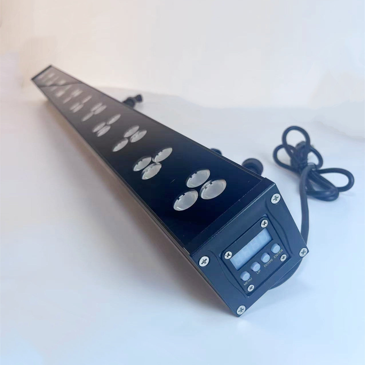 36 Watt RGB Linear LED Wall Washer, 110–265 V AC, Flutlicht, Standalone-Betrieb, DMX 512-steuerbar und Master/Slave-fähig, IP65 wasserdicht für den Außenbereich