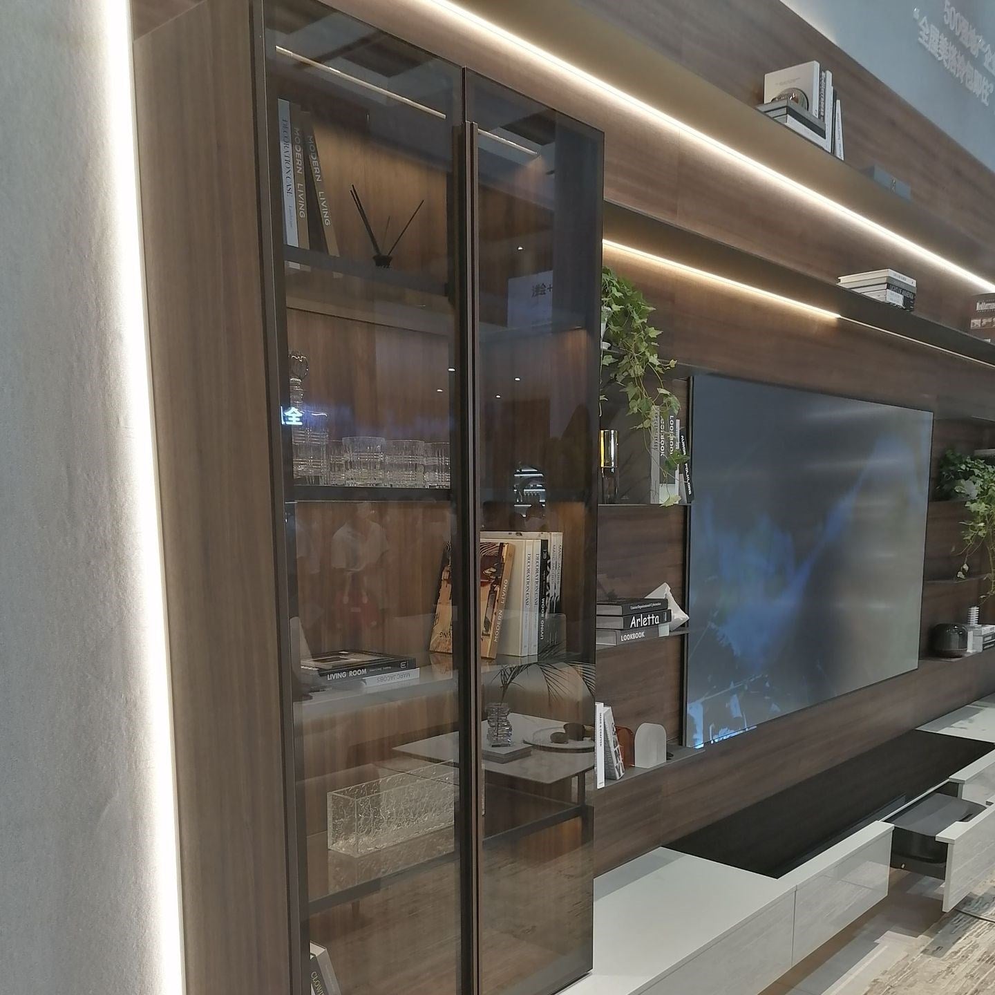 FCOB Ultra High-Density LED Strip Light | 5m (16.4ft) Roll | CRI90 | 3000K / 4000K / 6500K | 1600 LEDs/m | 40W | 24V DC | 30mm Wide | Dimmable Indoor IP00 Ribbon Lighting