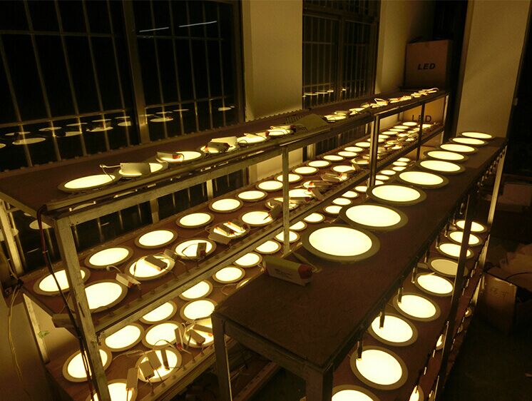 Panneau lumineux LED blanc à finition ronde de 10 mm d'épaisseur, encastré au plafond, 100-240 V CA