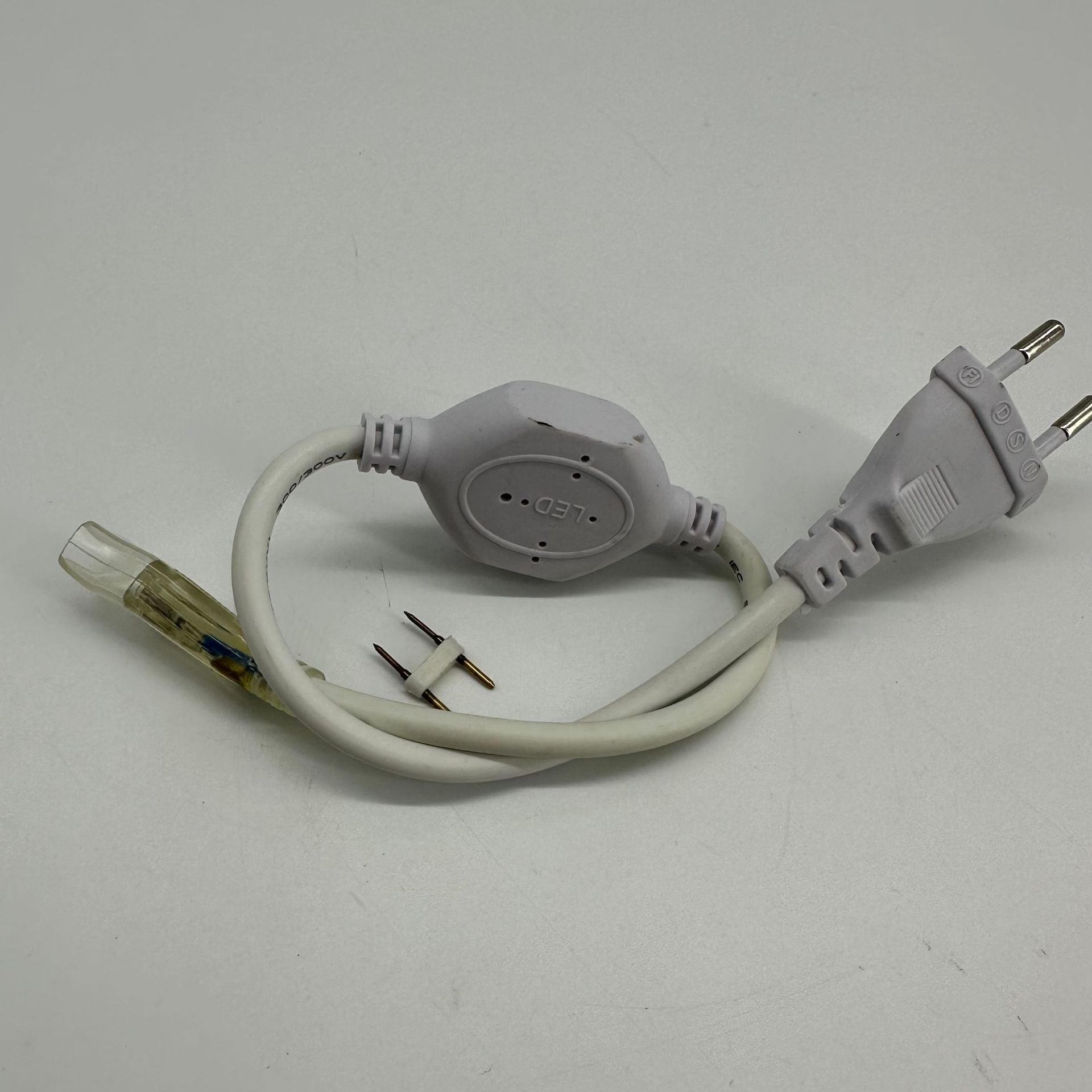 AC 110V / 220V SMD5050 High Voltage LED Neon Strip Light – 60 LEDs/M, Waterproof Flexible Flat Rope Light with Power Plug, 3000K / 4000K / 6000K / Red / Green / Blue / Pink for Indoor & Outdoor Decoration