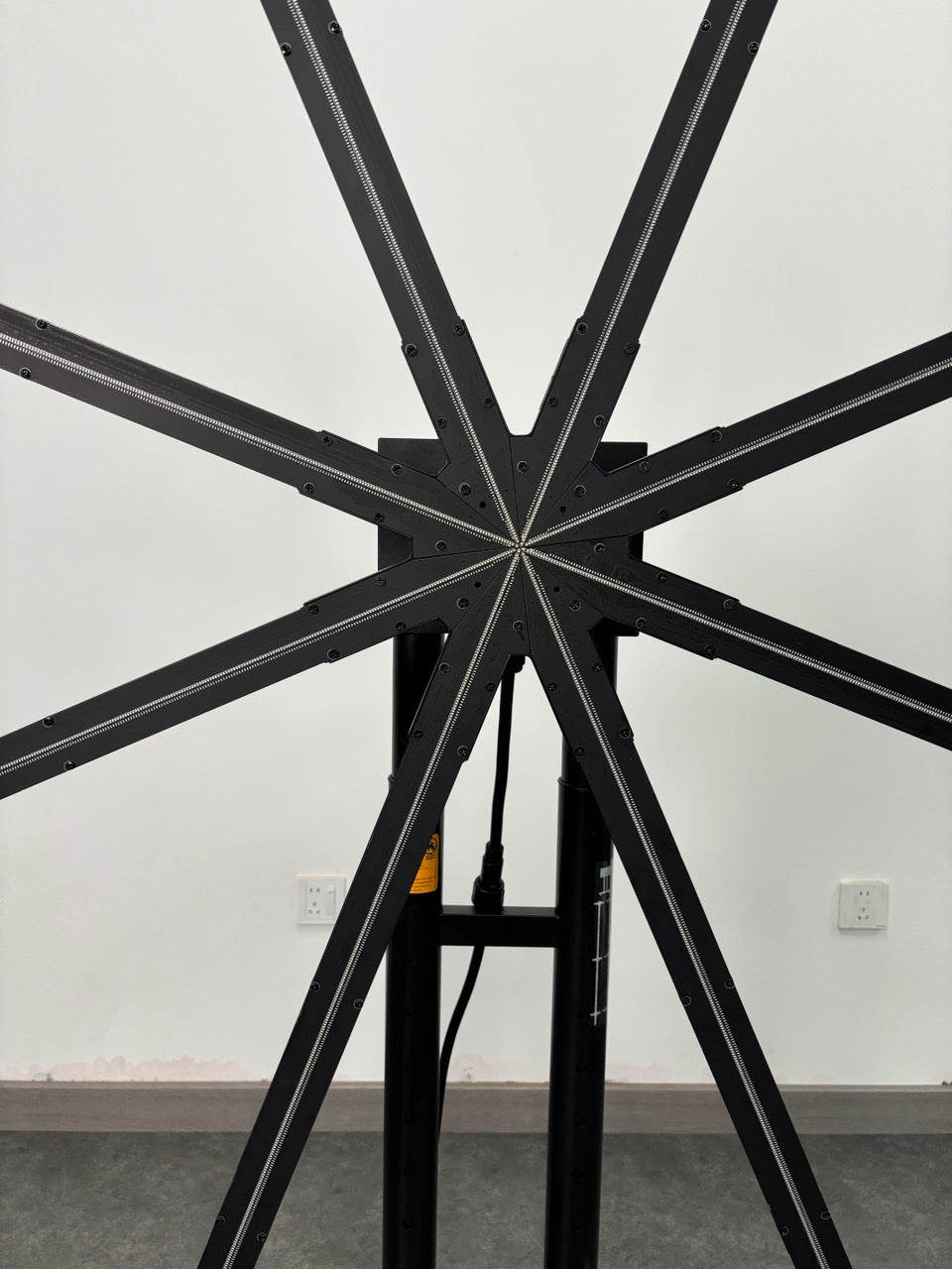 M Series Ultra-Large 3D Hologram Fan LED Display – 200cm (78.7”) | Hig