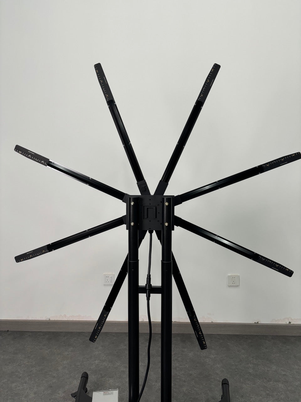 M Series Ultra-Large 3D Hologram Fan LED Display – 200cm (78.7”) | Hig