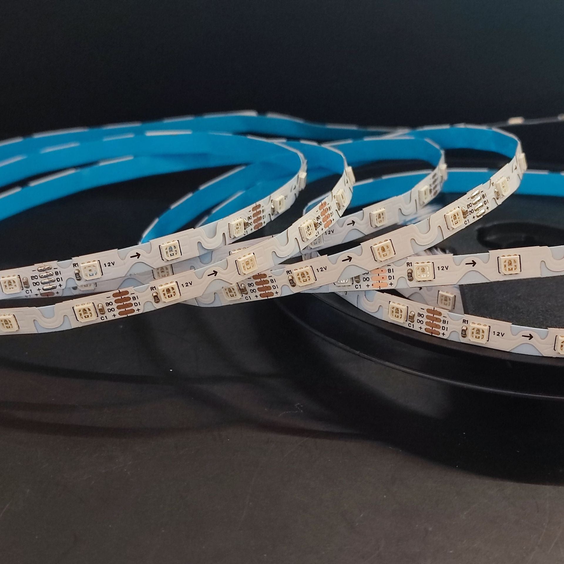 SK6812 RGBIC LED Strip Light – 6mm S-Shape Bendable, Individually Addressable, 12V DC, SMD3535 60 LEDs/m, Non-Waterproof Strip & Kit Packages