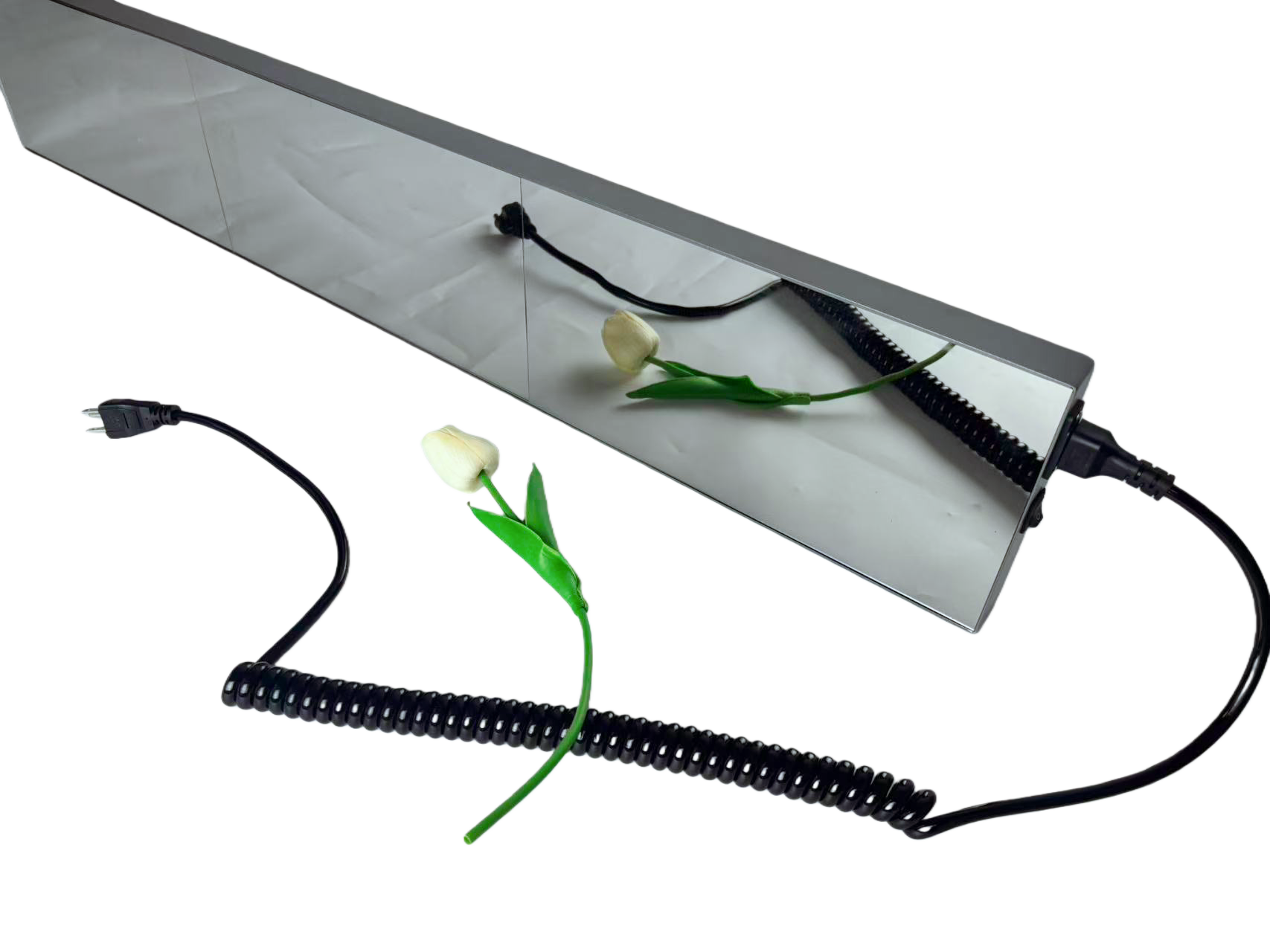 Rahmenloses LED-Ladendisplay der FL-Serie – P1.86 · 160×960 mm | LED-Bildschirm mit Spiegeloberfläche, nahtlos in modernes Ladendekor