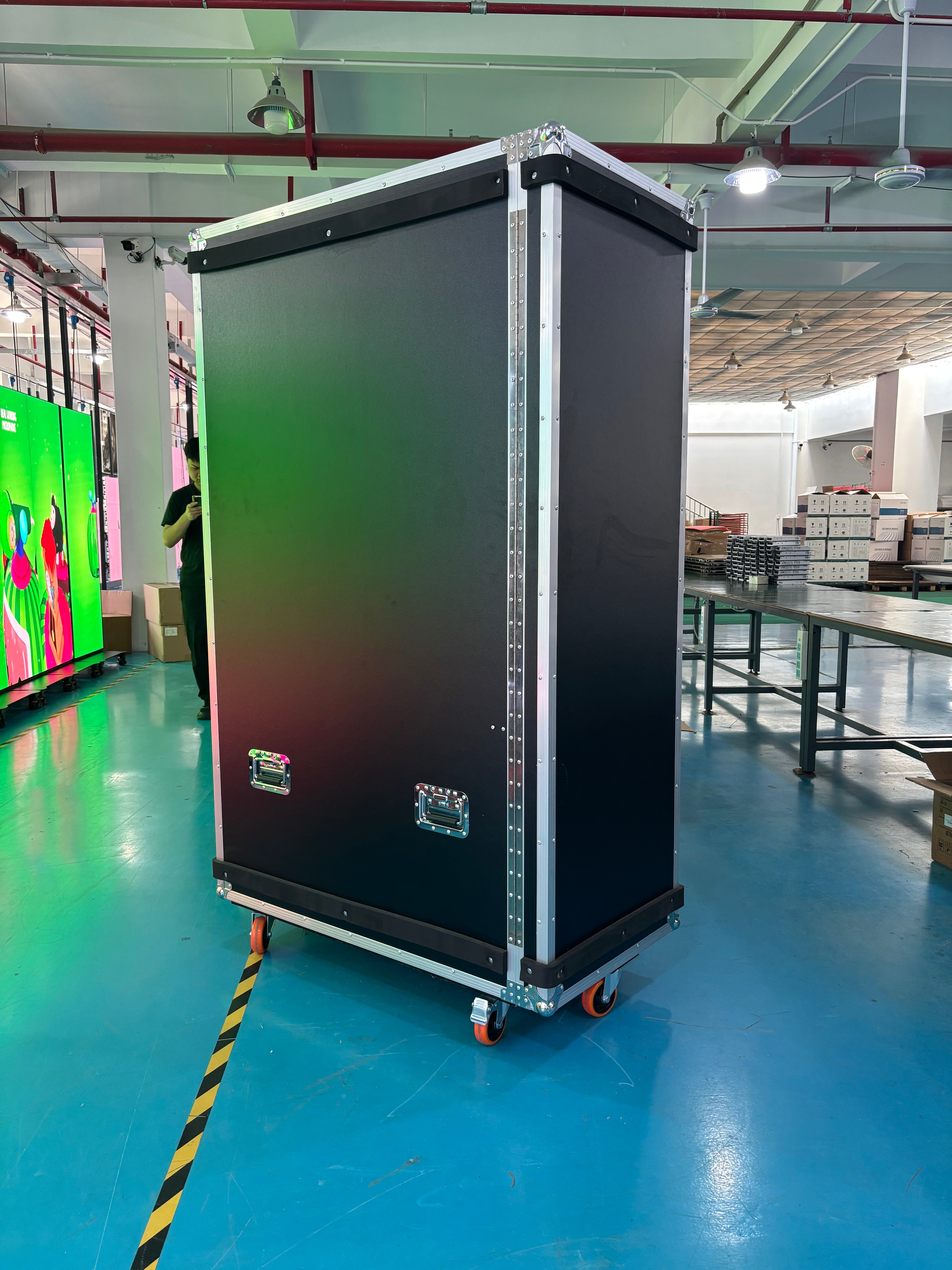 EP-F Series Foldable Extra-Large LED Poster Display | GOB Surface + Magnetic Frame | 1000×2250mm | P2.6 / P1.95 / P1.56 / P1.25 | 1 / 3 / 6 -Pack Available