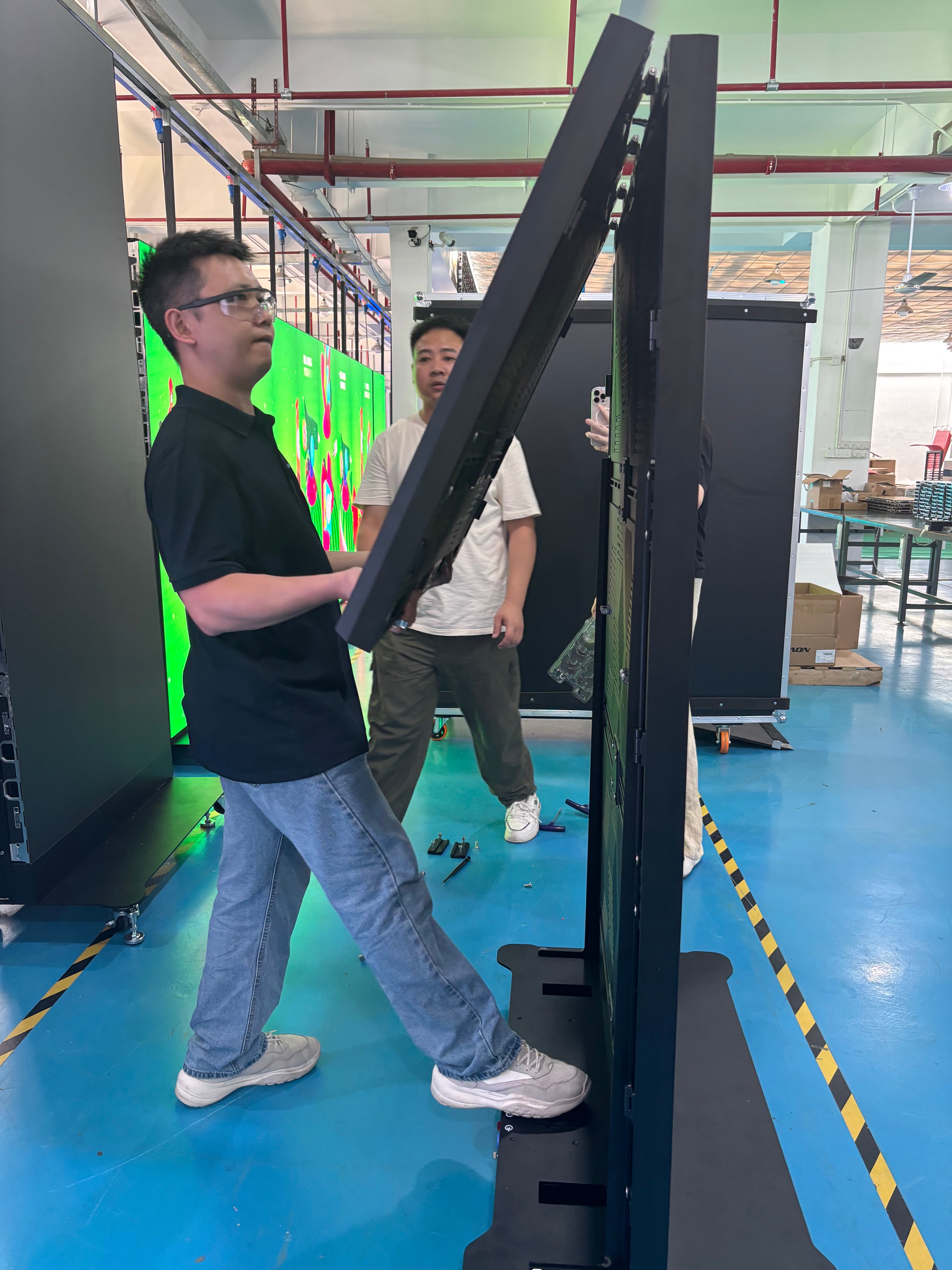 EP-F Series Foldable Extra-Large LED Poster Display | GOB Surface + Magnetic Frame | 1000×2250mm | P2.6 / P1.95 / P1.56 / P1.25 | 1 / 3 / 6 -Pack Available