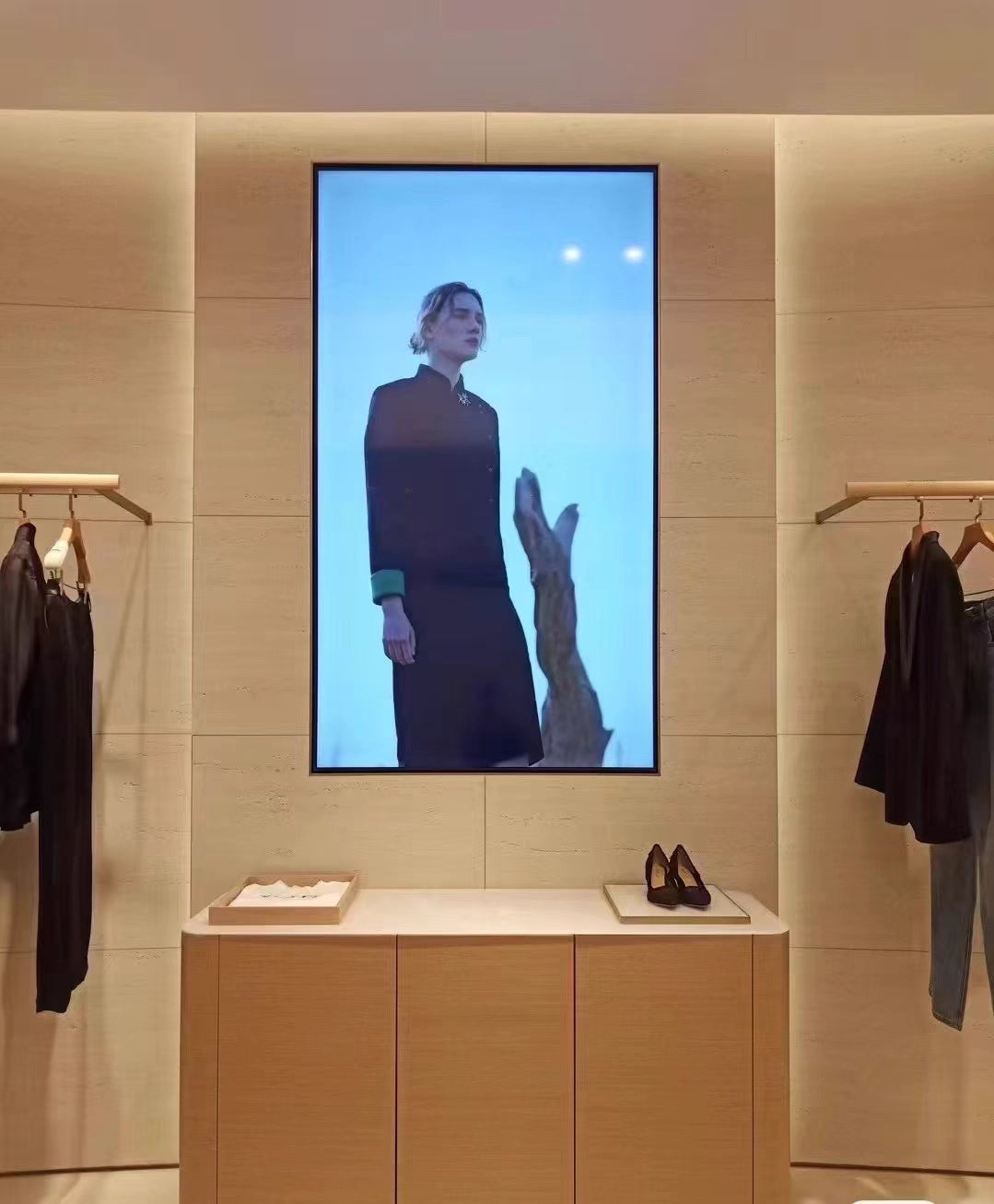 85" Indoor Wall-Mount LCD Advertising Display | 4K Resolution | Android RK3568 2GB+16GB | Non-Touch / Infrared Touch | CMS Software | VESA Mount