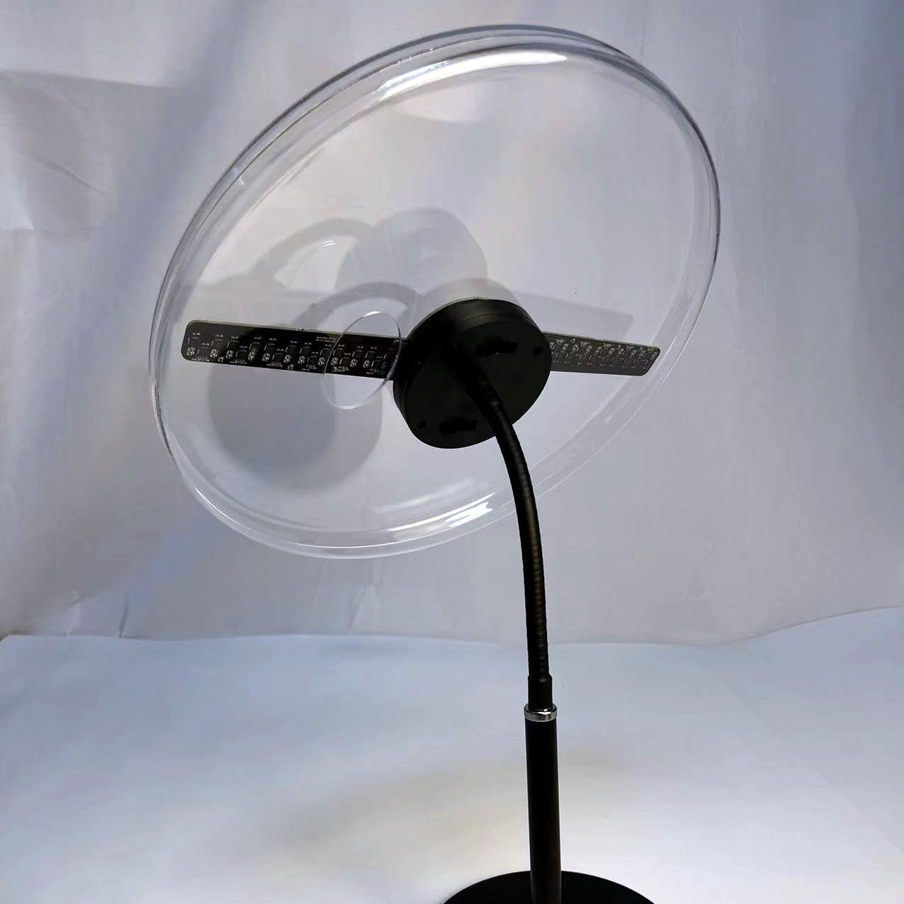 30 cm (11,8 Zoll) DC5V 3D-Hologramm-Lüfterdisplay | 2-Blatt-LED-Visual-Player mit hoher Helligkeit | Desktop-/Bodenständer | Batteriebetriebene Option (keine Batterie enthalten) | Schutzhülle/Gehäuse mit transparentem oder schwarzem Hintergrund